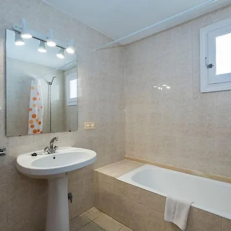 Casa Llevant - Four Bedroom With Sea Views And Barbeque Villa